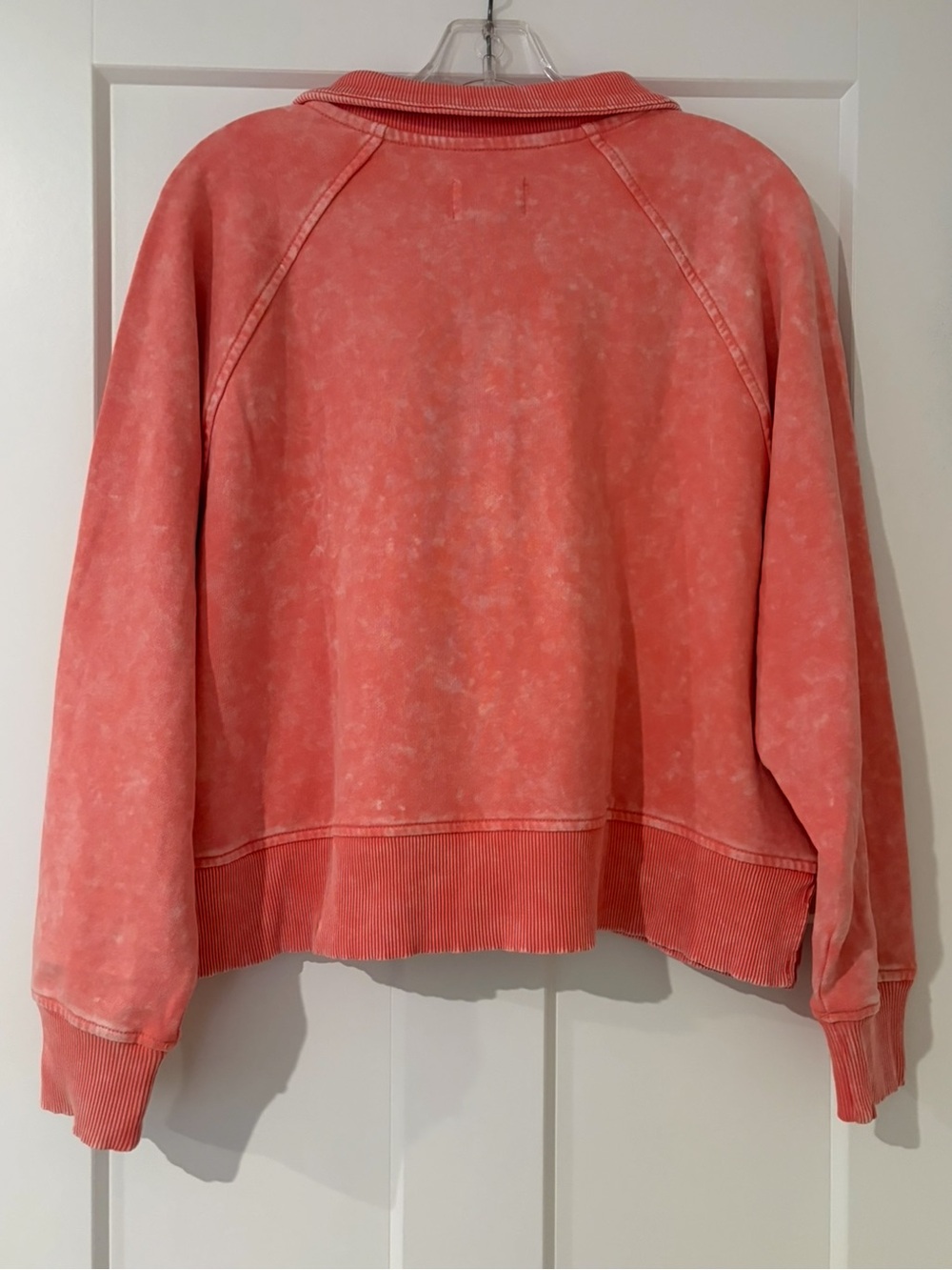 AMERICAN EAGLE MISSES BIG HUG HENLEY SWEATSHIRT SIZE MEDIUM IN CORAL NWT! - Picture 7 of 8